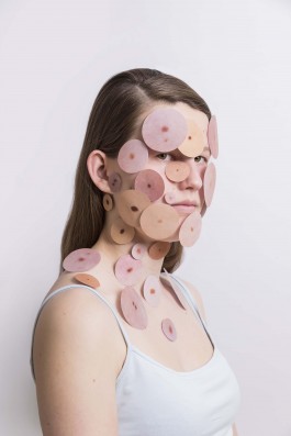 Nathalie Schram in project 'Vadervlekken'